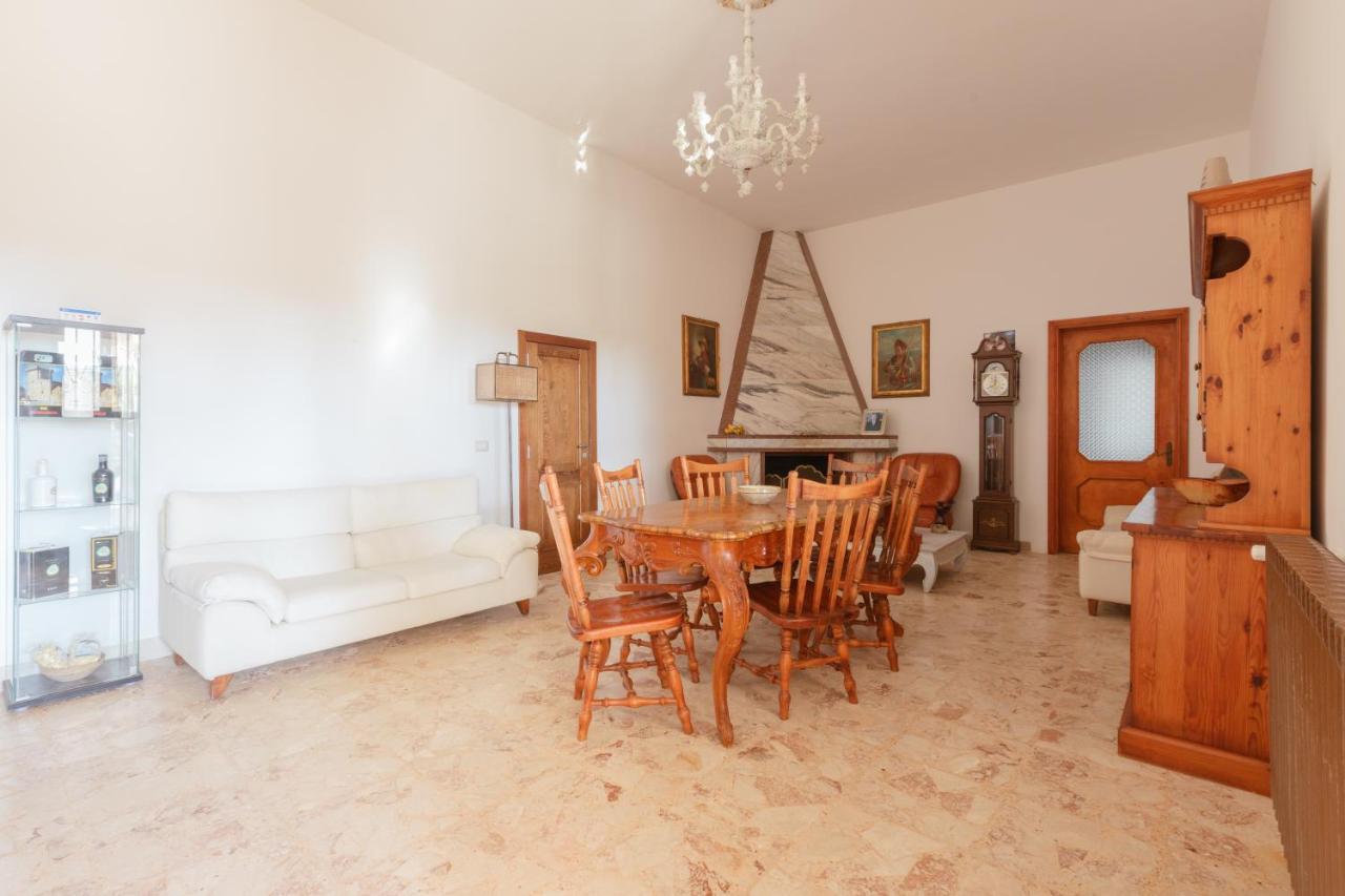Casolare Lodedo Aparthotel Челие Месапика Екстериор снимка